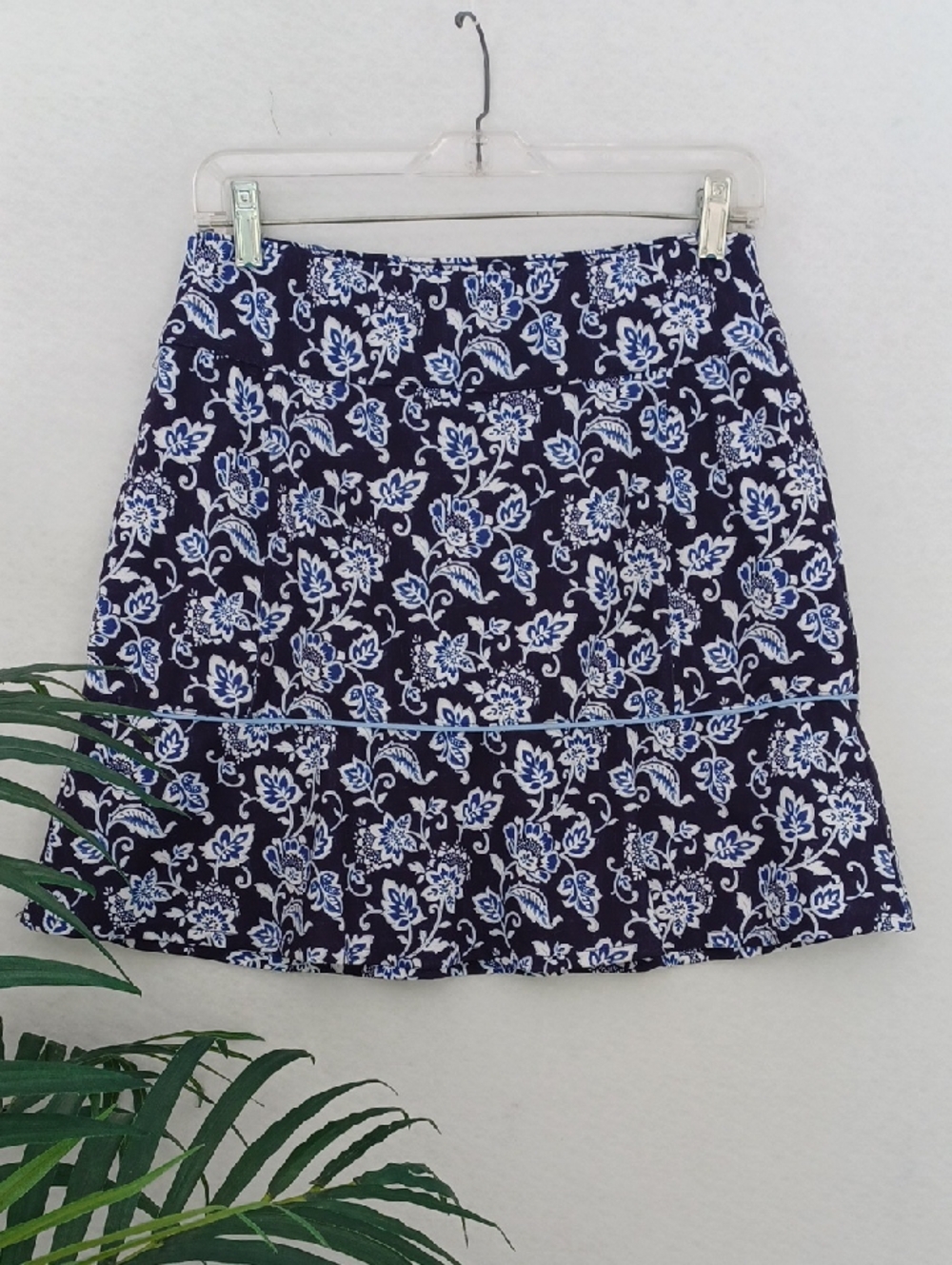 Fairway & Greene Navy and White Floral A-Line Tennis /  Pickle Ball Skort, Small